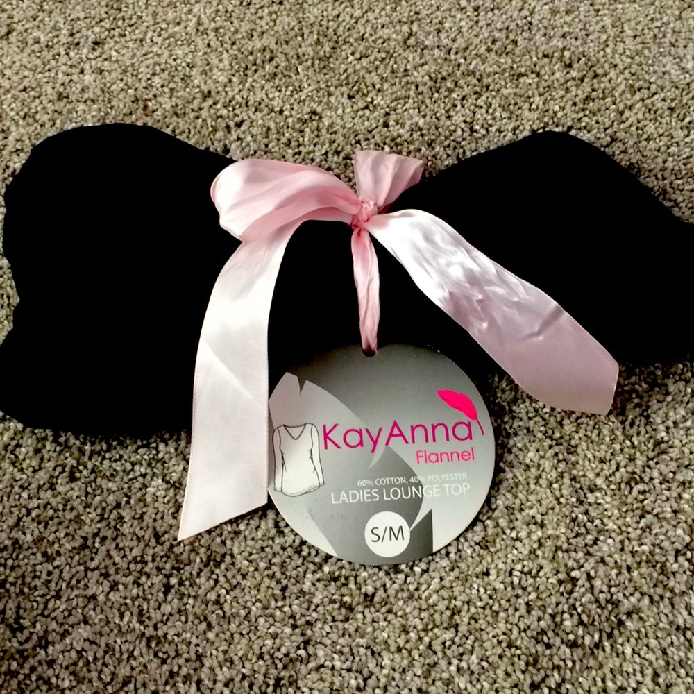 NWT Spa flannel top. 24 “ in length & Chest 18”